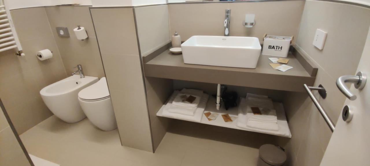 Nxt Station Deluxe Apartment Бергамо Екстериор снимка