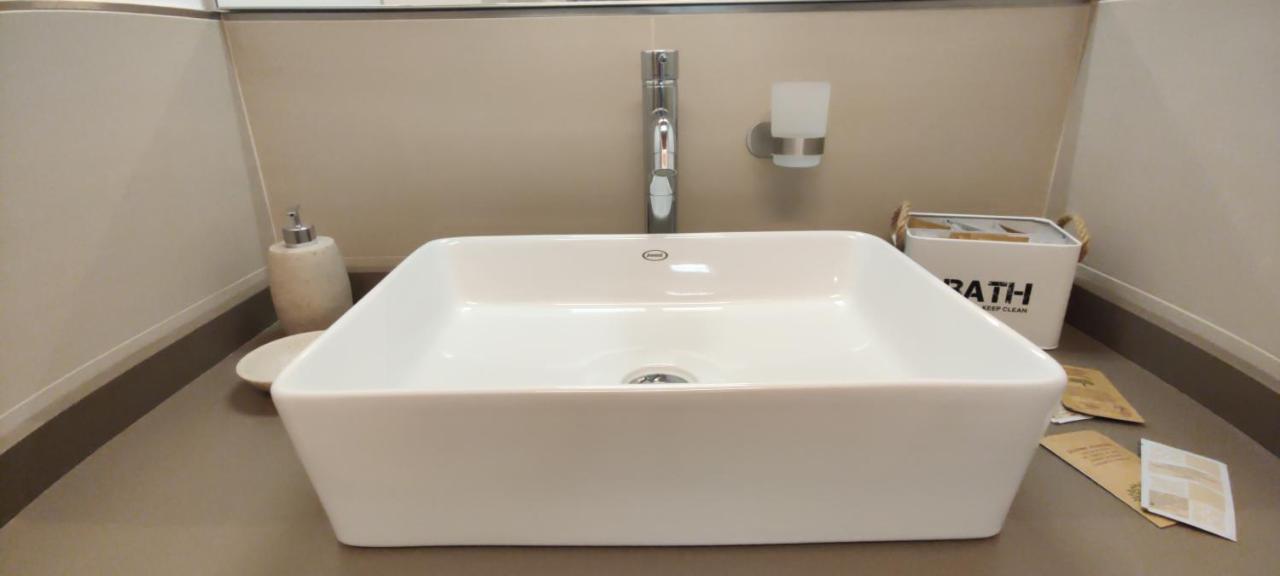 Nxt Station Deluxe Apartment Бергамо Екстериор снимка